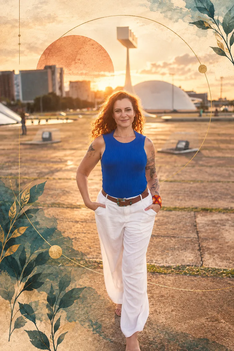 Jaya caminhando, de regata azul, com a cúpula do Museu Nacional ao fundo